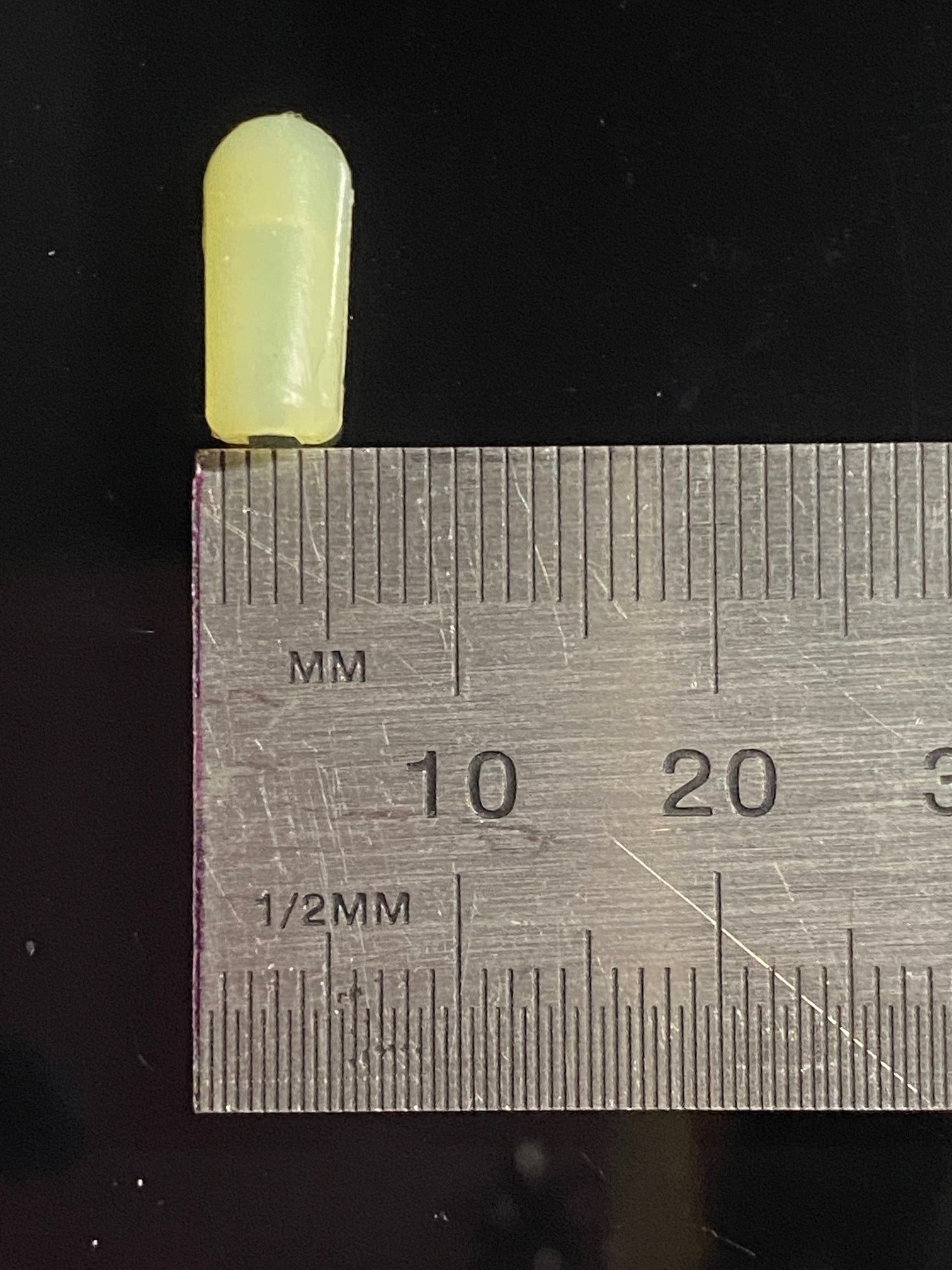 Yellow silicone end cap, base measurements